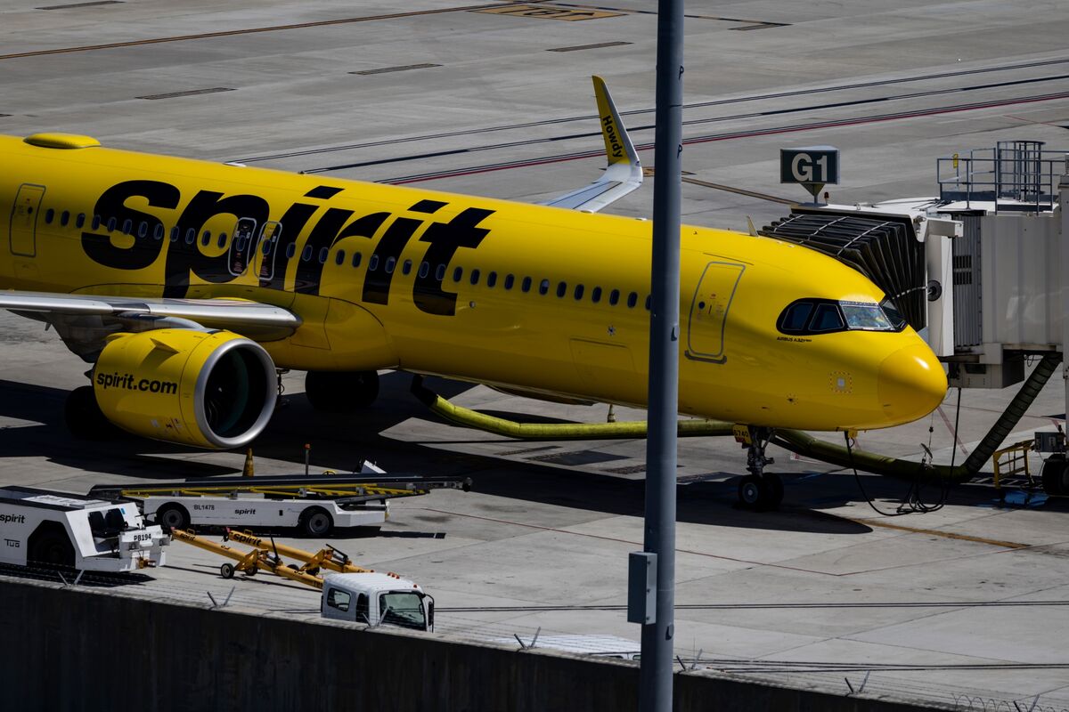 Spirit Shuts Operations After White House Bailout Collapses - Bloomberg.com