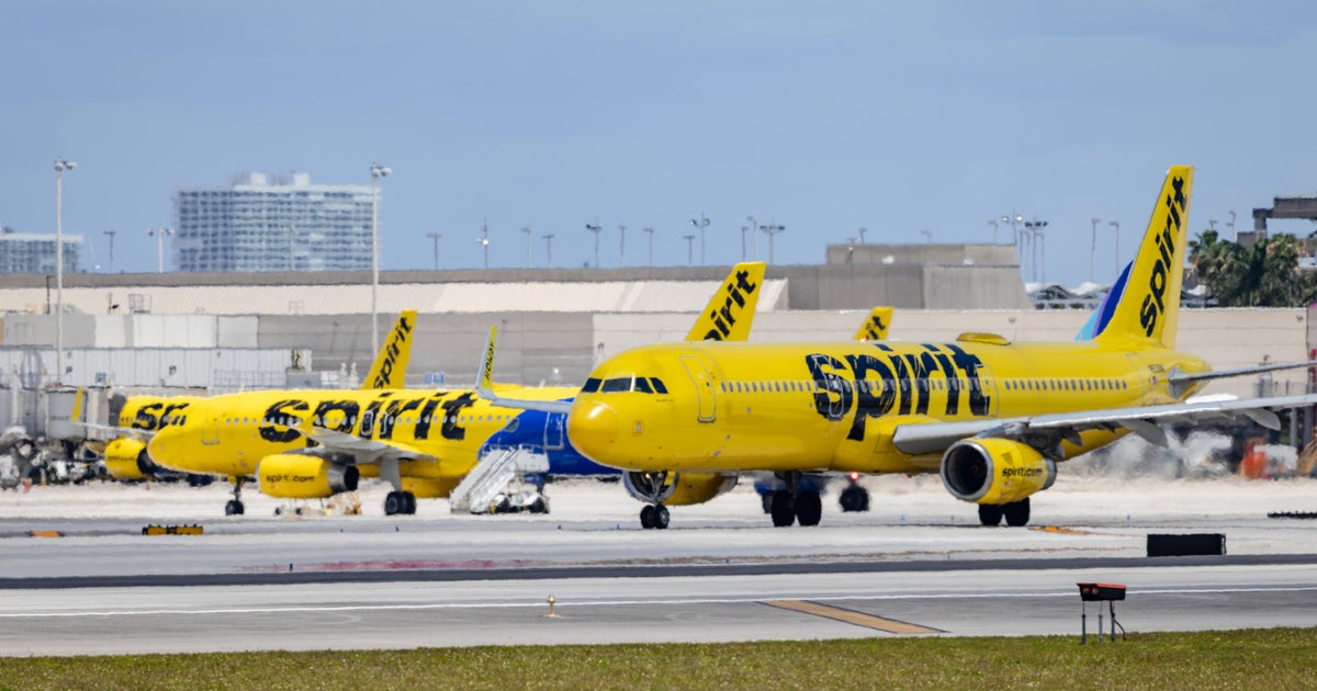 Spirit Airlines shutting down after failed effort at government rescue deal - CBS News
